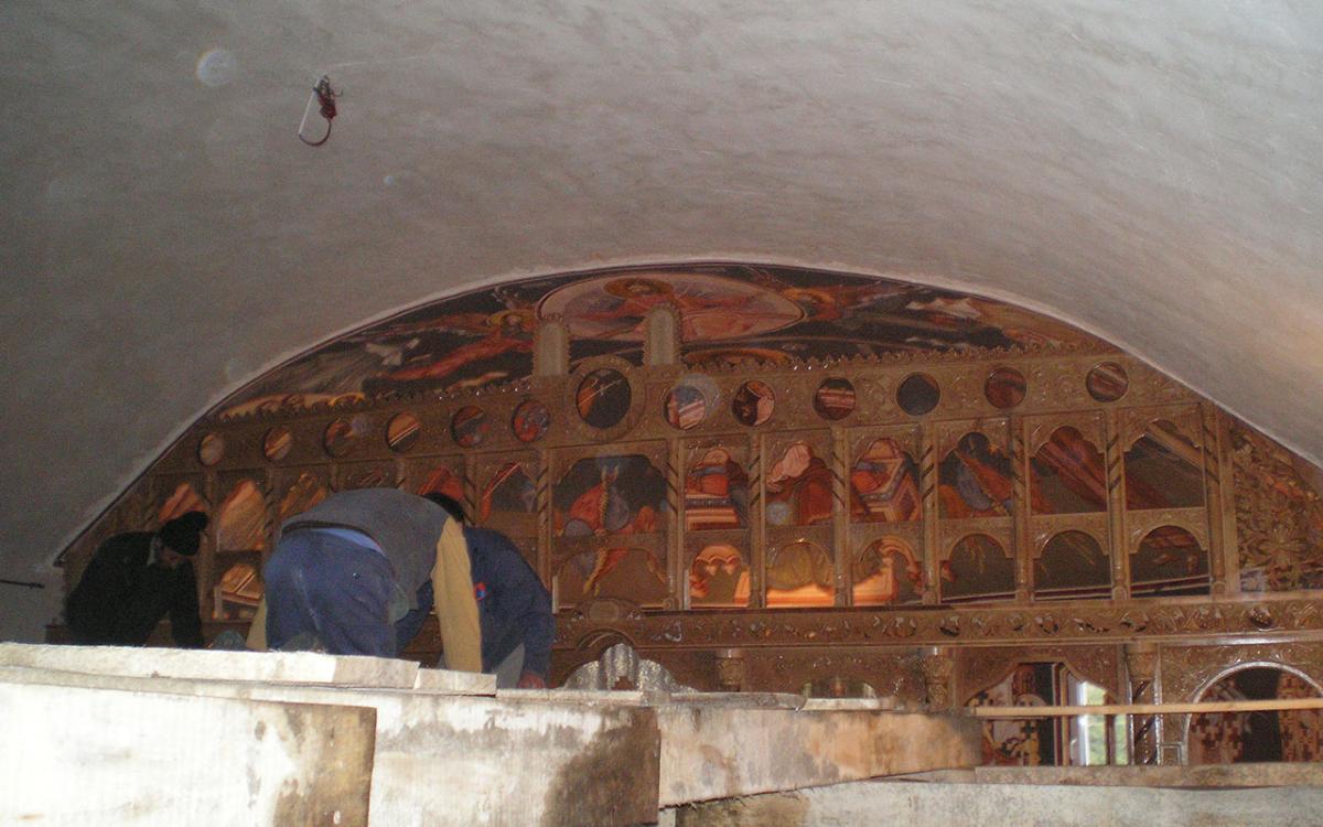 Biserica în timpul înnoirii