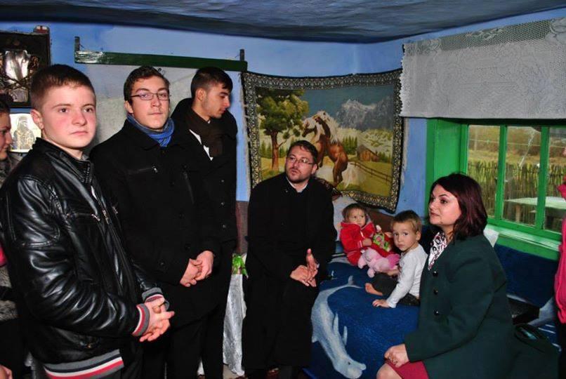 Vizită la Familia Sârbu, familie cu 5 copii.
